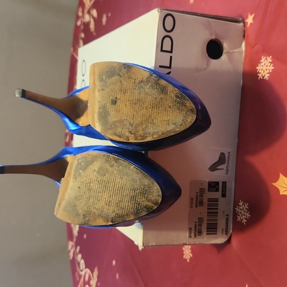 BLUE HEELS - Picture 4 of 6